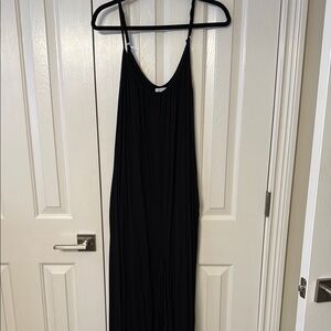 Black Sleeveless Jumper